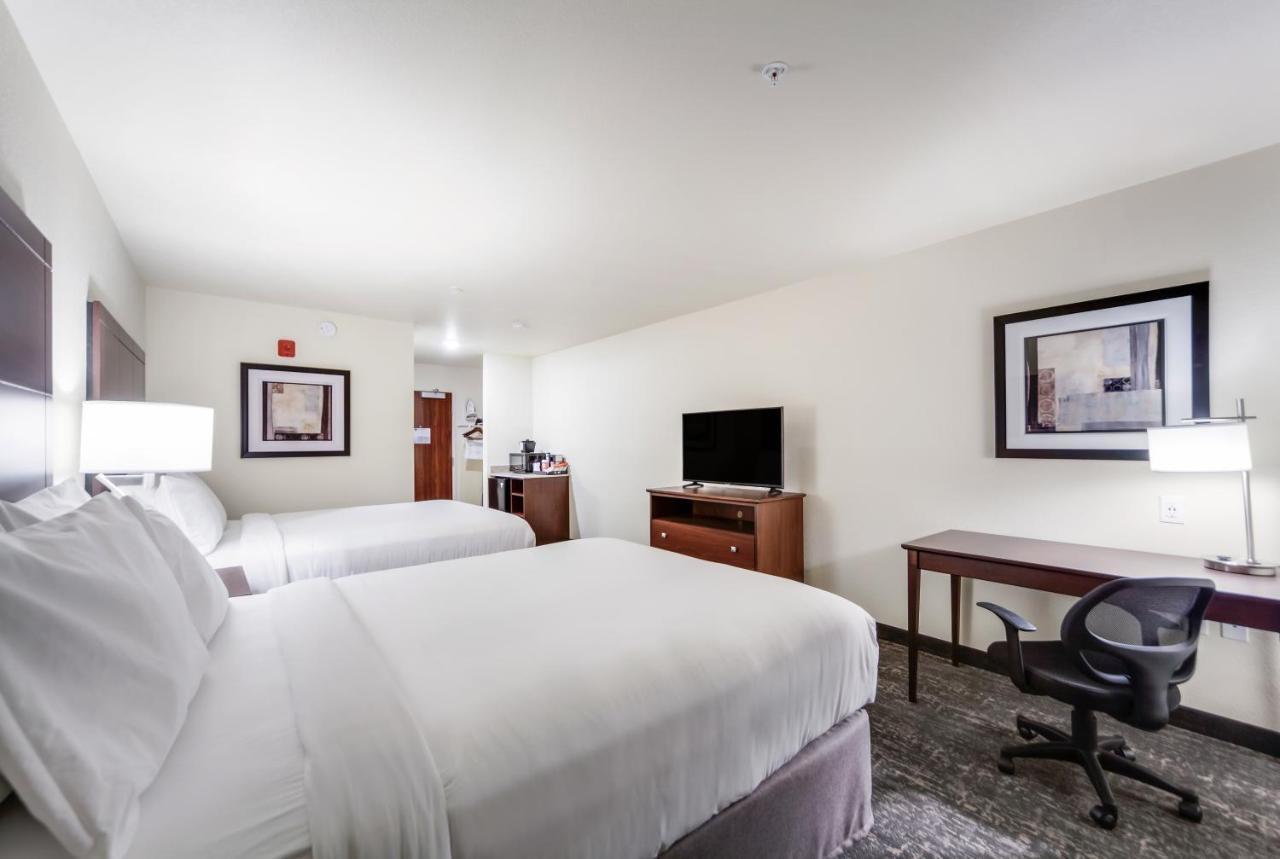 Cobblestone Inn & Suites-Fremont Buitenkant foto
