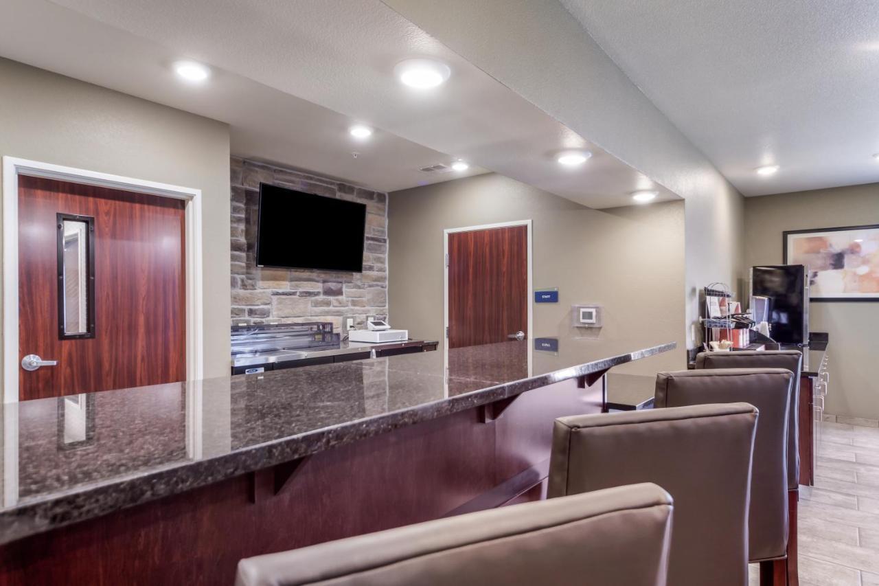 Cobblestone Inn & Suites-Fremont Buitenkant foto