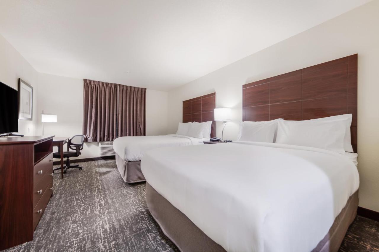 Cobblestone Inn & Suites-Fremont Buitenkant foto