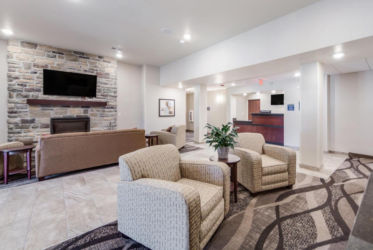 Cobblestone Inn & Suites-Fremont Buitenkant foto