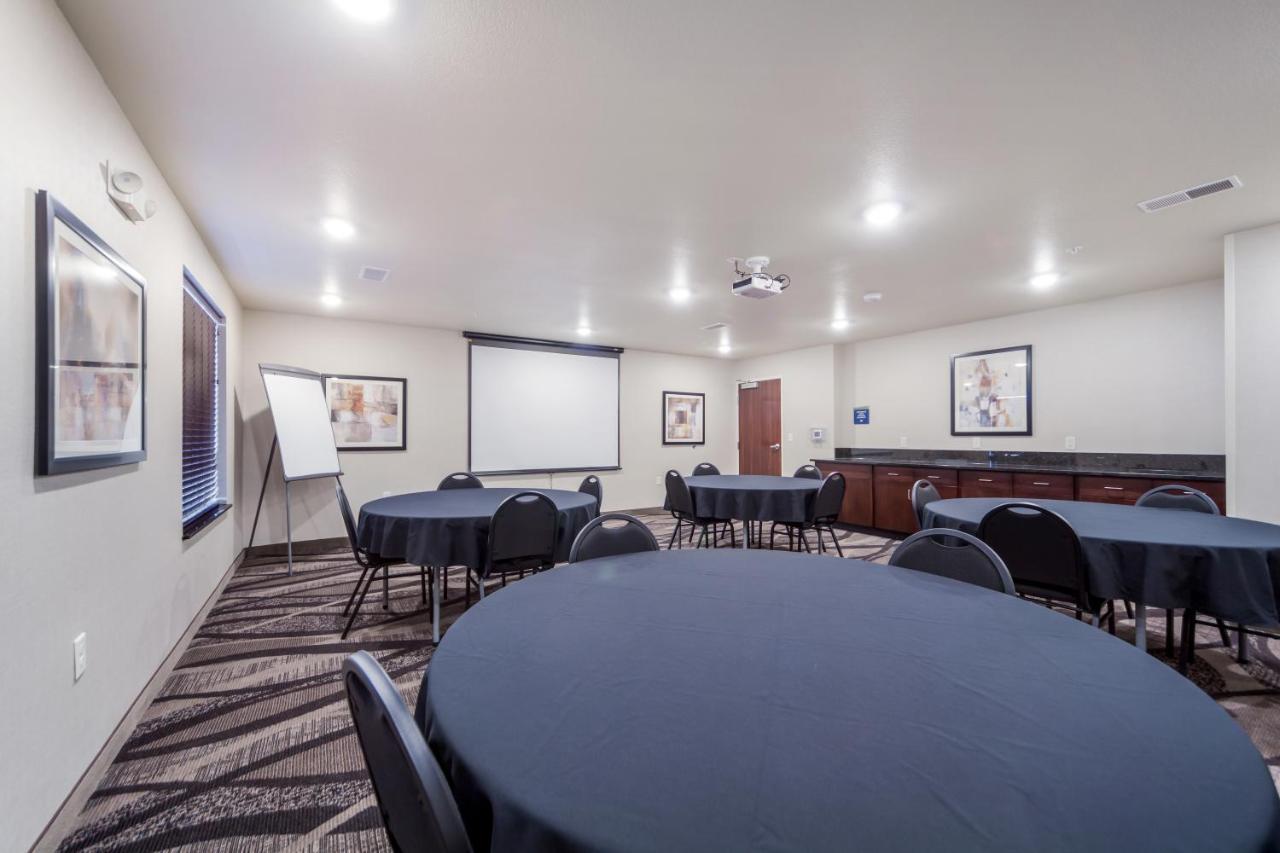 Cobblestone Inn & Suites-Fremont Buitenkant foto